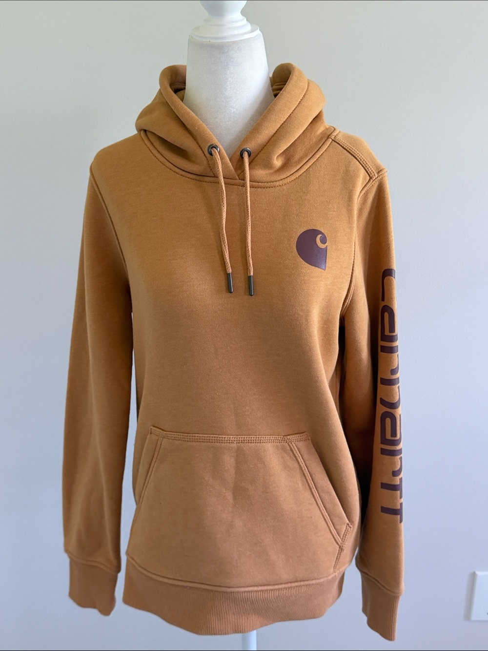 NWOT Women’s Carhartt Brown Hooded Sweatshirt with Script Sleeve Logo Sz Xs - Picture 2 of 11